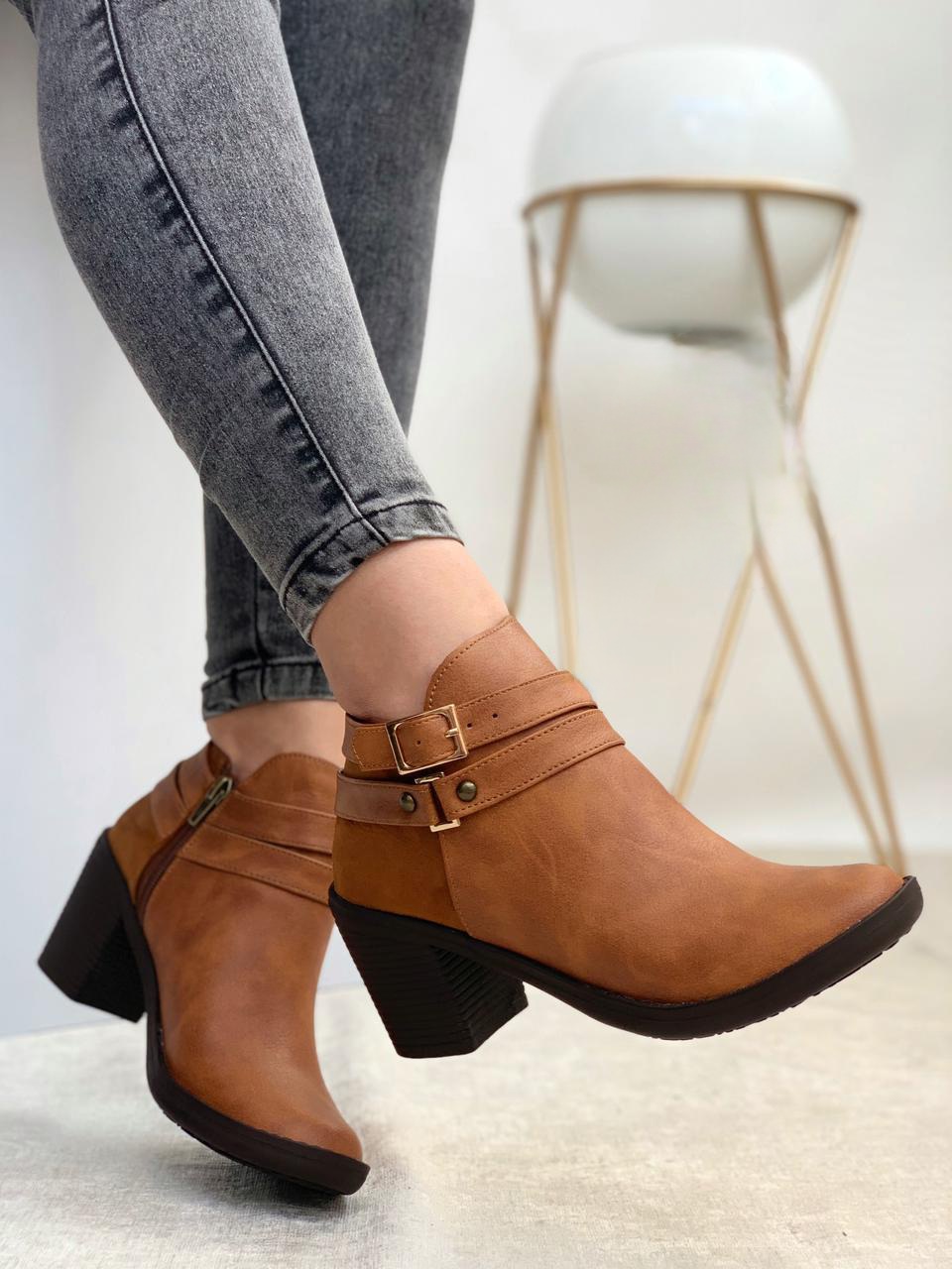 Botas bajas doble cierre cafe Botas bajas doble cierre - Imagen 1