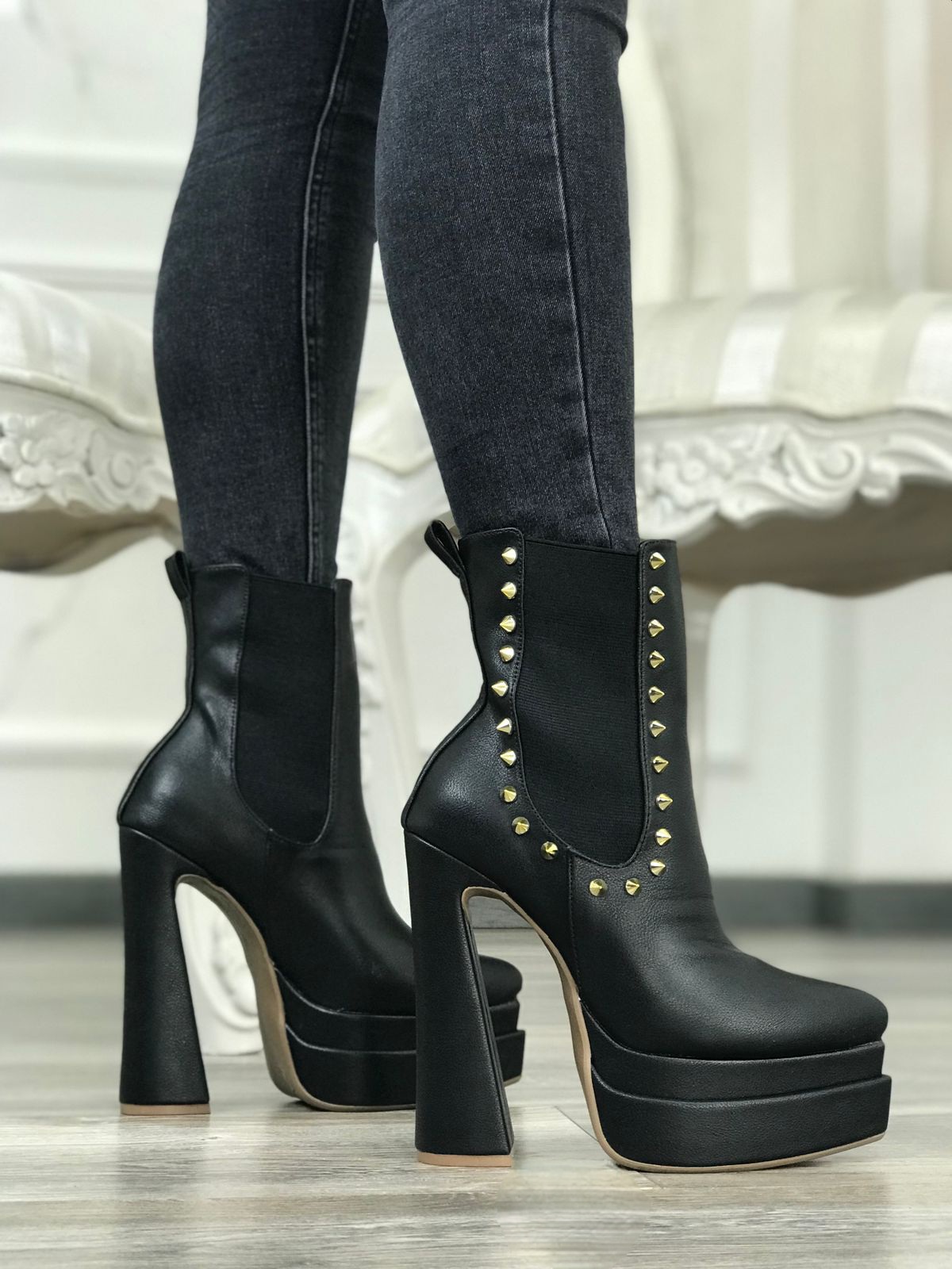 Botas estilo brats altas perlas lateral negro Botas estilo brats altas perlas laterales - Imagen 1