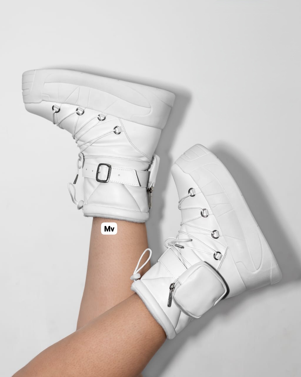 Botas estilo brats tipo tenis cordones frente blanco Botas estilo brats tipo tenis cordones frente - Imagen 1