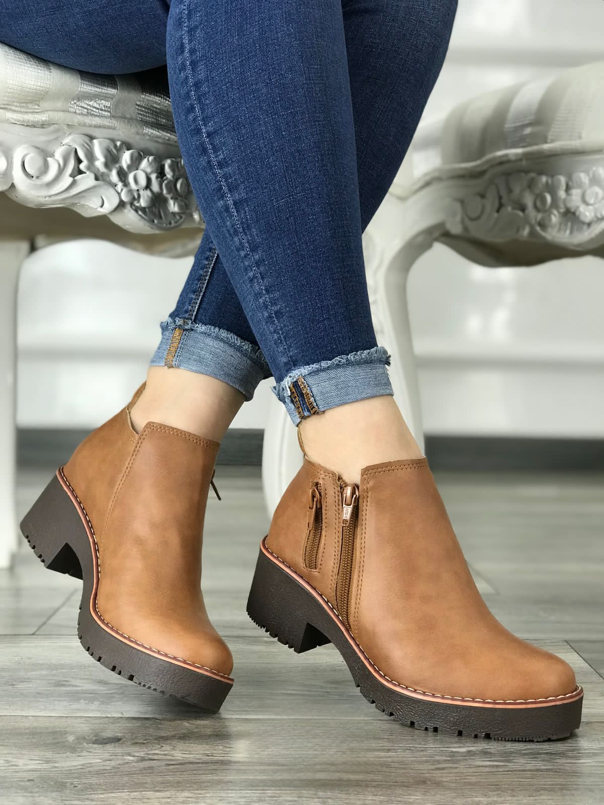 Botas piel boston gamuza con doble ziper lateral cafe 2 Botas piel boston gamuza con doble ziper lateral cafe 2 - Imagen 1