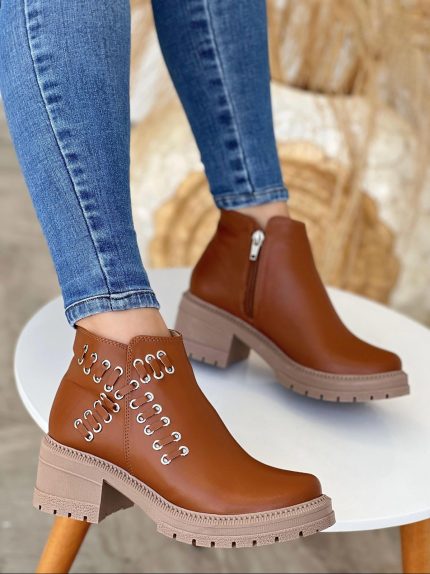 Botas piel boston gamuza cordones laterales en forma de x cafe