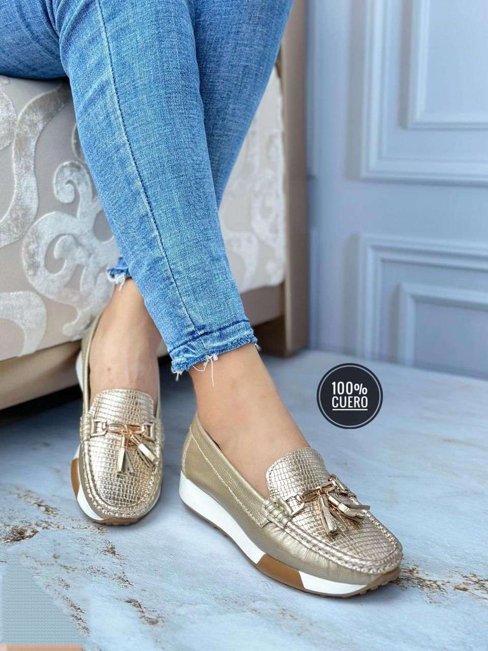 Cuero confort meter textura reptil borlas hebilla cadena dorado Cuero confort meter textura reptil borlas hebilla cadena dorado - Imagen 1