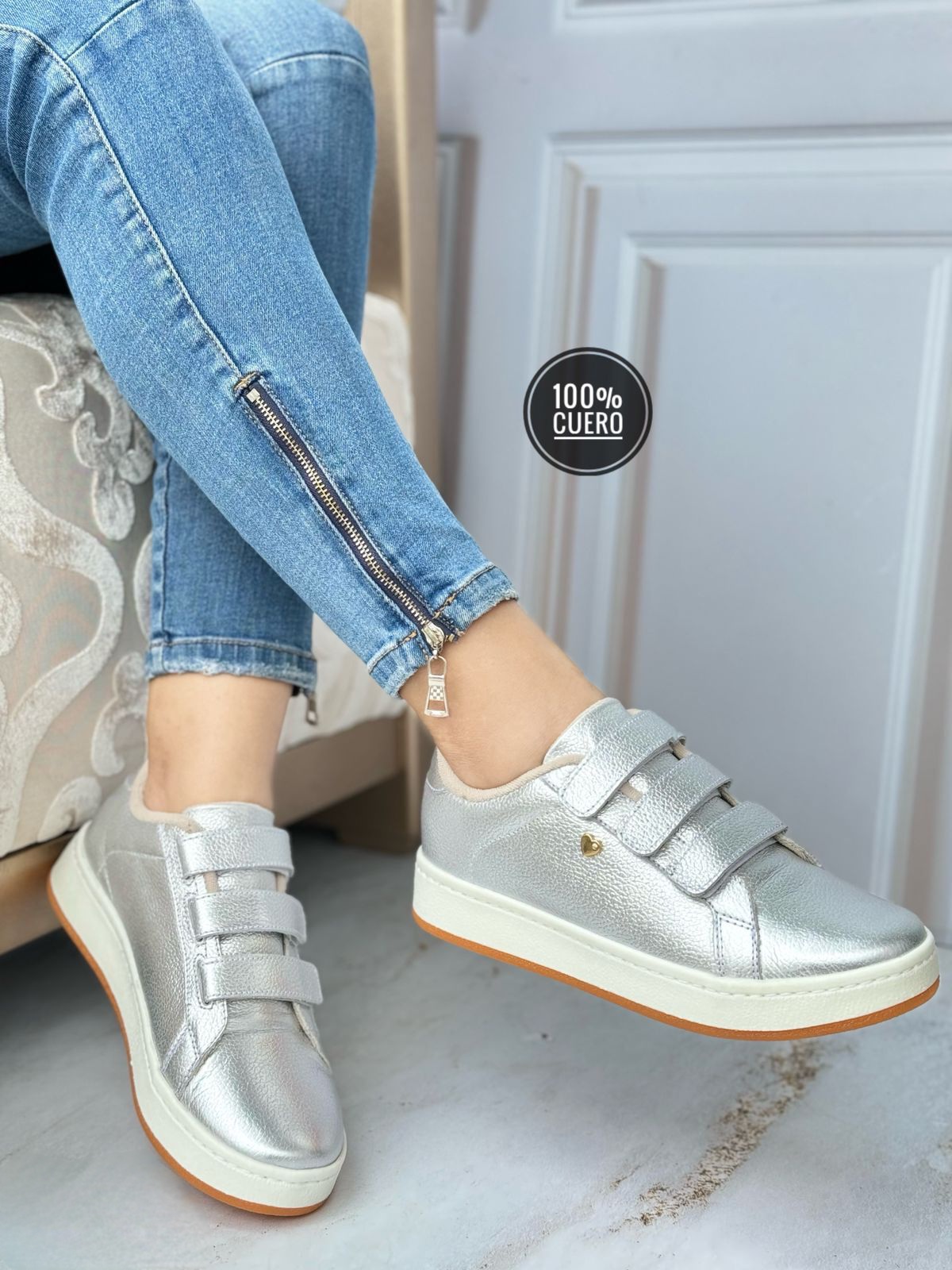 TENIS CORREA CORAZON PLATEADOS (1) TENIS CORREA CORAZÓN - Imagen 1