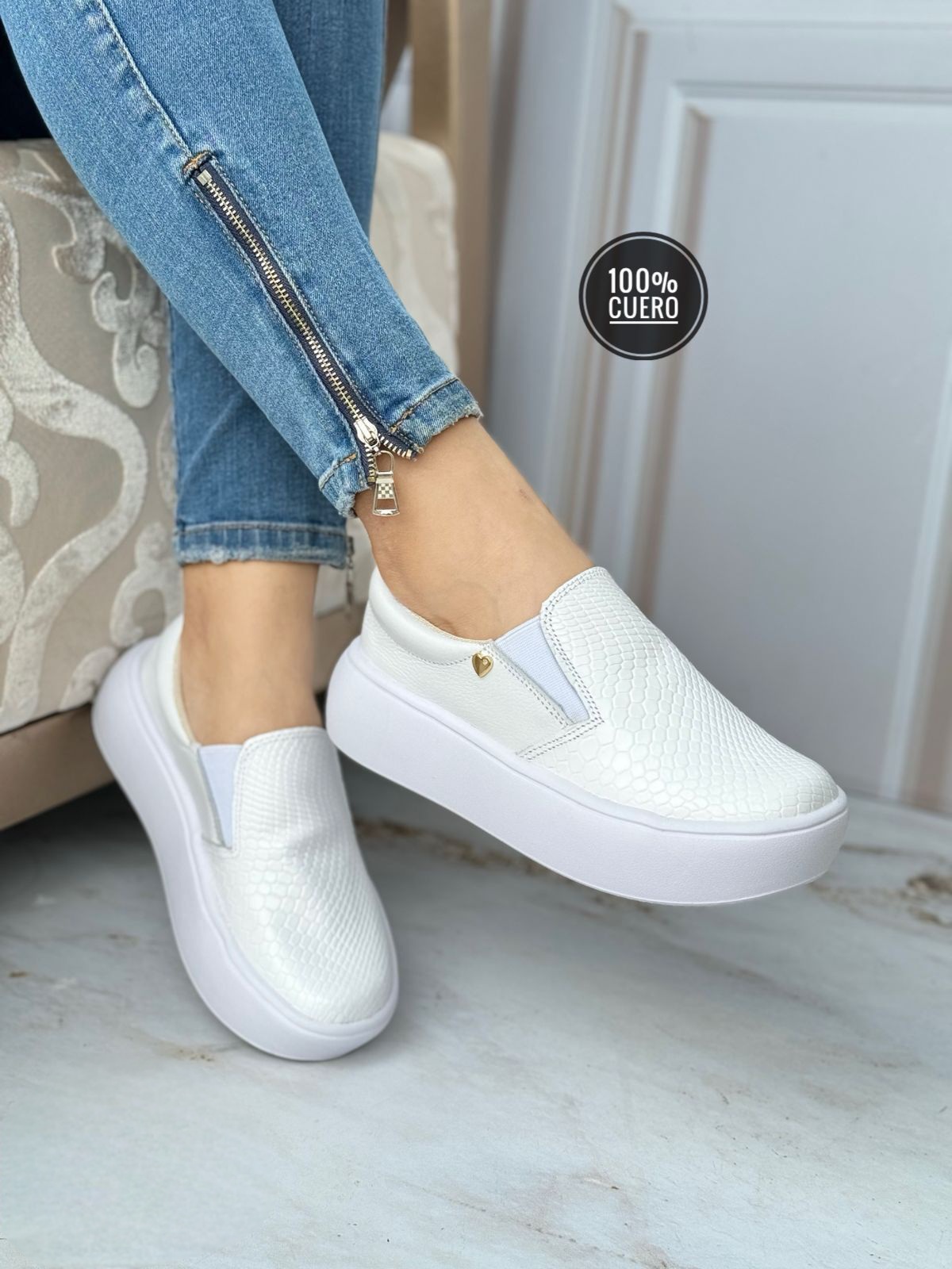 TENIS ELASTICO CON CORAZON BLANCOS (1) TENIS ELASTICO CON CORAZÓN - Imagen 1