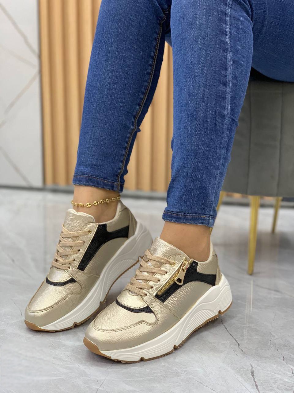 TENIS ZIPER DORADOS (1) TENIS ZIPER - Imagen 1