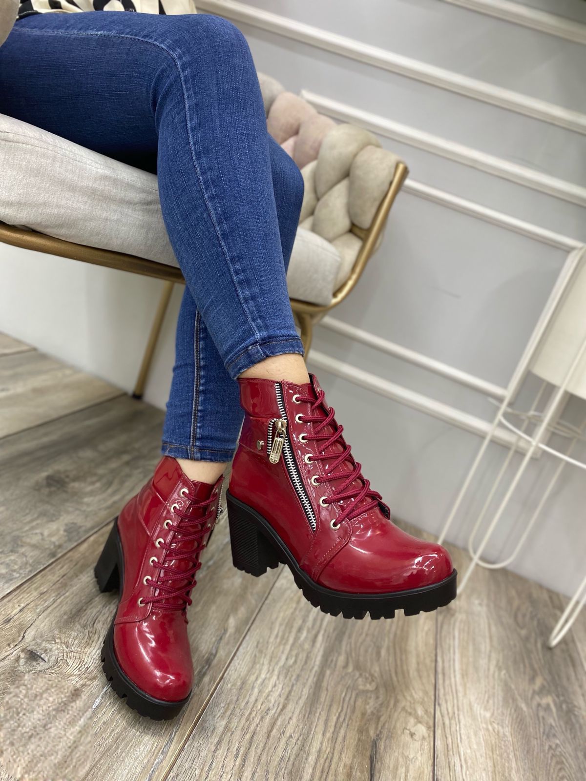 IMG-20240516-WA0230 Botines con ciper con tacón grueso y cordones - Imagen 1