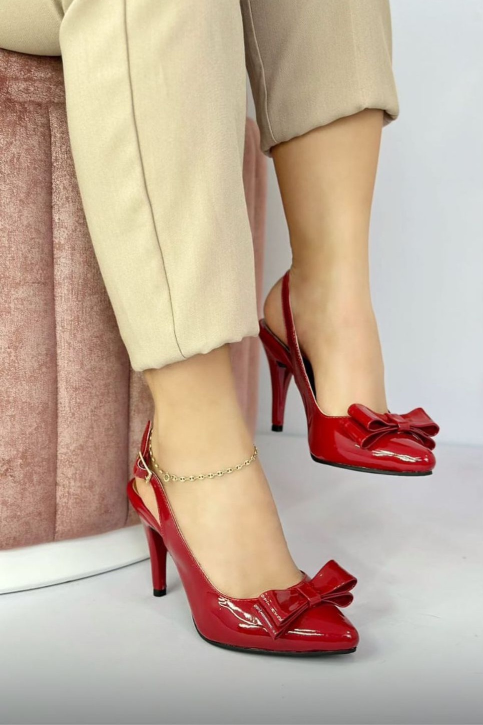 IMG-20240923-WA0055 Tacones puntiagudos con una corbata enfrente y tacón fino con una faja posterior - Imagen 1