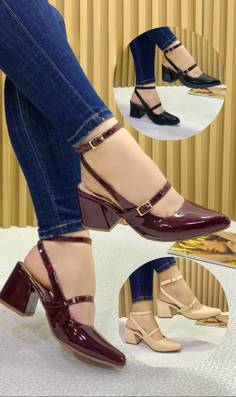 IMG-20250212-WA0374 Sandalia tacón puntiagudo con una faja y hebilla delantera con tacón pequeño y dos fajas posteriores con hebilla - Imagen 1