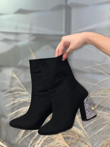 Botines con tacón grueso con brillantinas