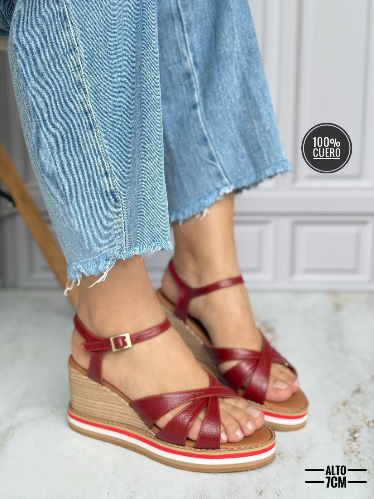 IMG-20250316-WA0035 Sandalia abierta enfrente con tres fajas delanteras y una faja posterior con hebilla - Imagen 1