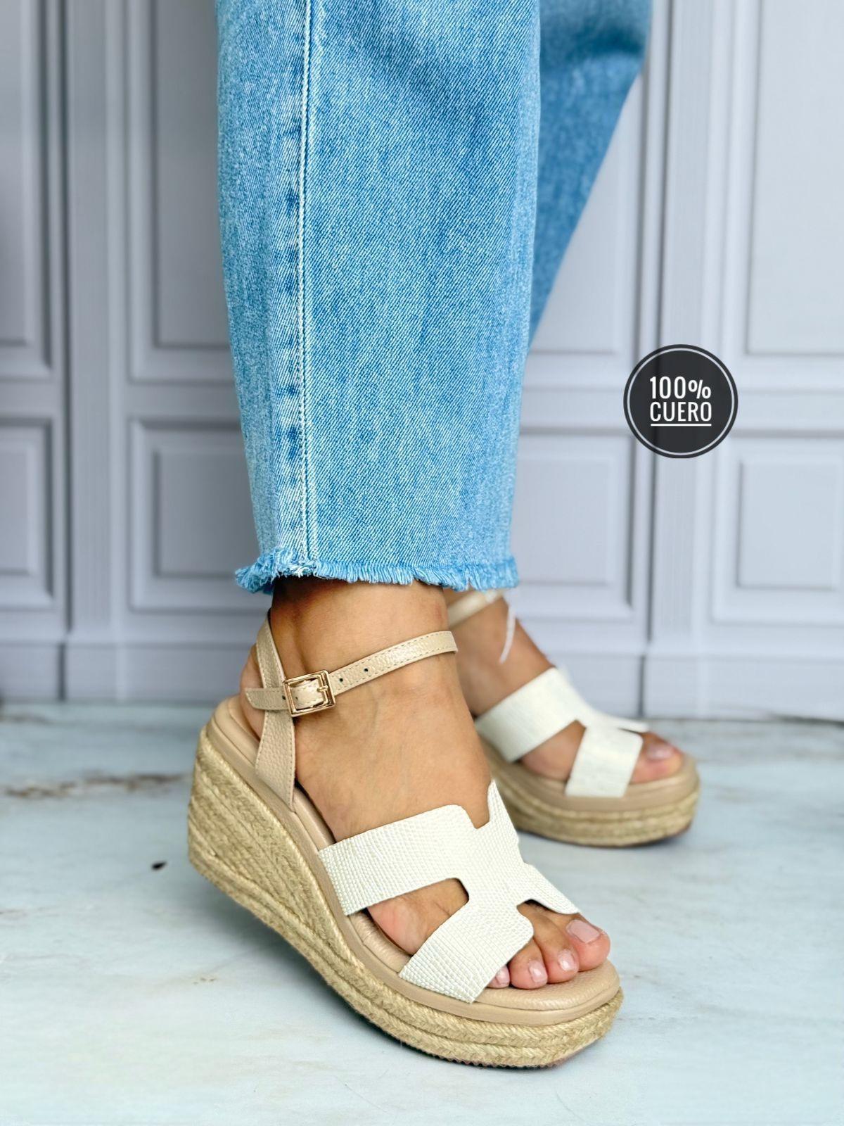 IMG-20250322-WA0085 Sandalia abierta enfrente con fajas unidas y con faja posterior con hebilla - Imagen 1