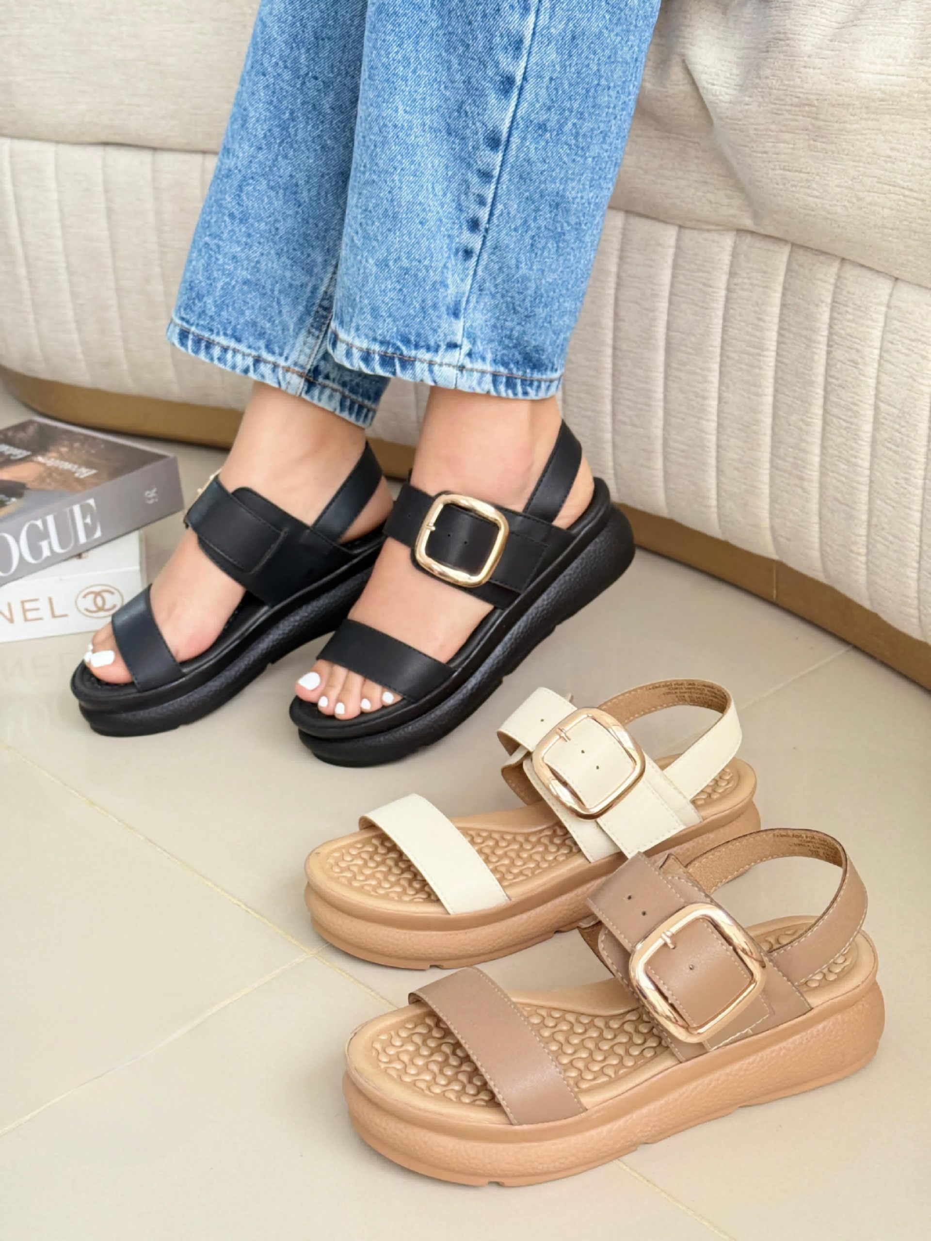 IMG-20250418-WA0065 Sandalia plataforma pequeña con una faja delantera y con otra faja con hebilla posterior - Imagen 1