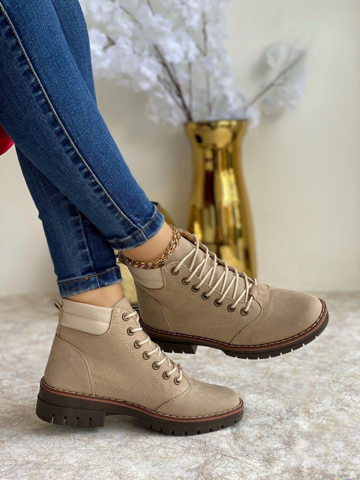 IMG-20250612-WA0056 Botas de caña corta con cordones - Imagen 1