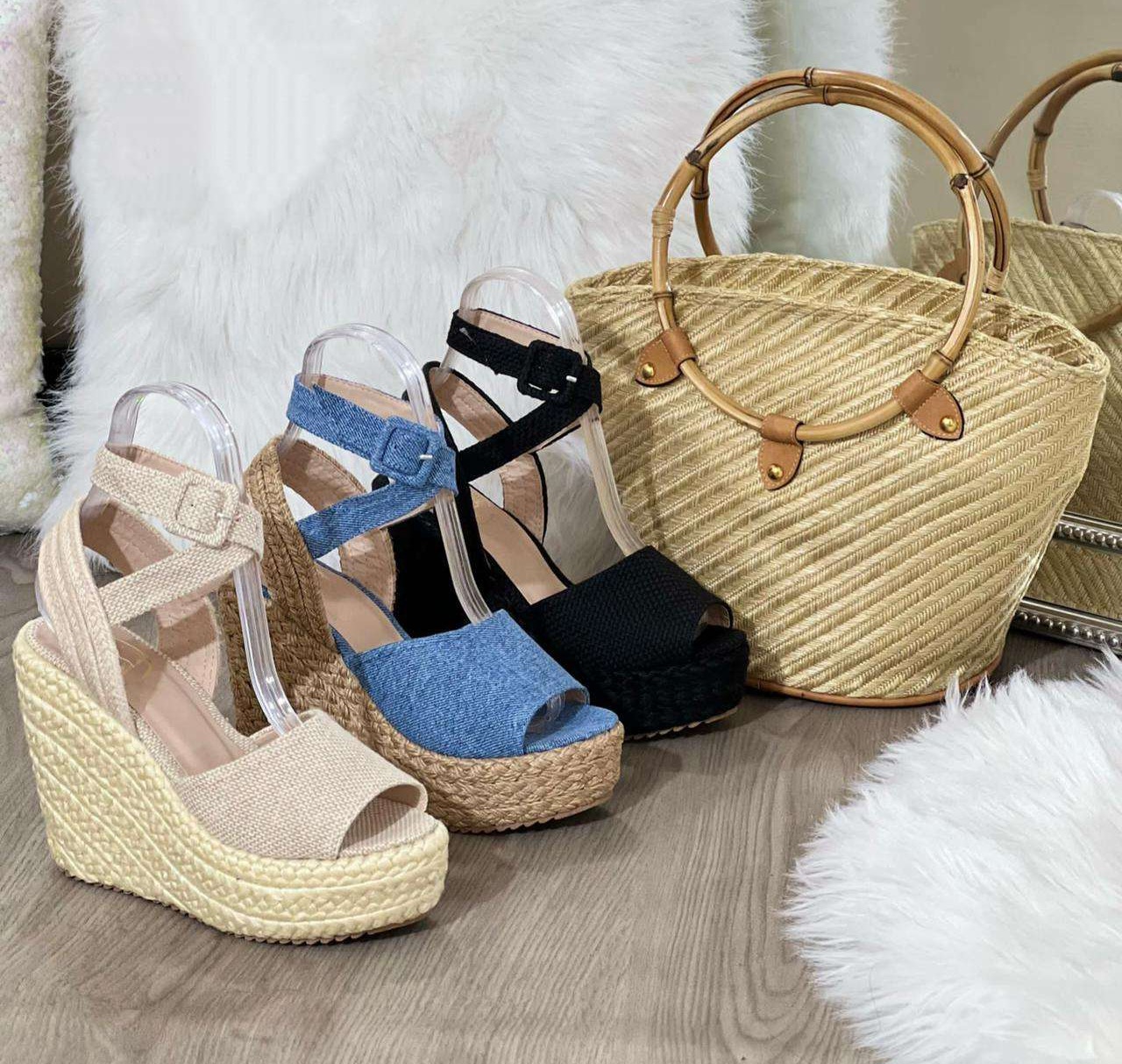 PhotoRetouch1692152131932 Sandalia plataforma de yute artesanal con fajitas delanteras y hebillas con abertura enfrente - Imagen 1