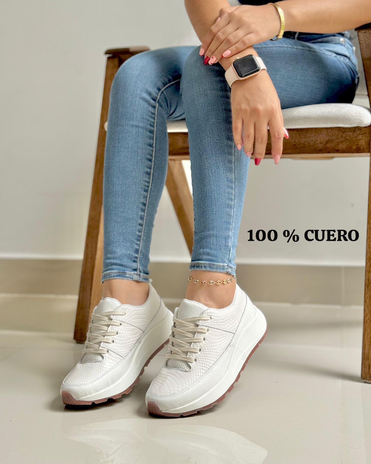 TENIS ABUJETAS BLANCOS (1) TENIS AGUJETAS - Imagen 1