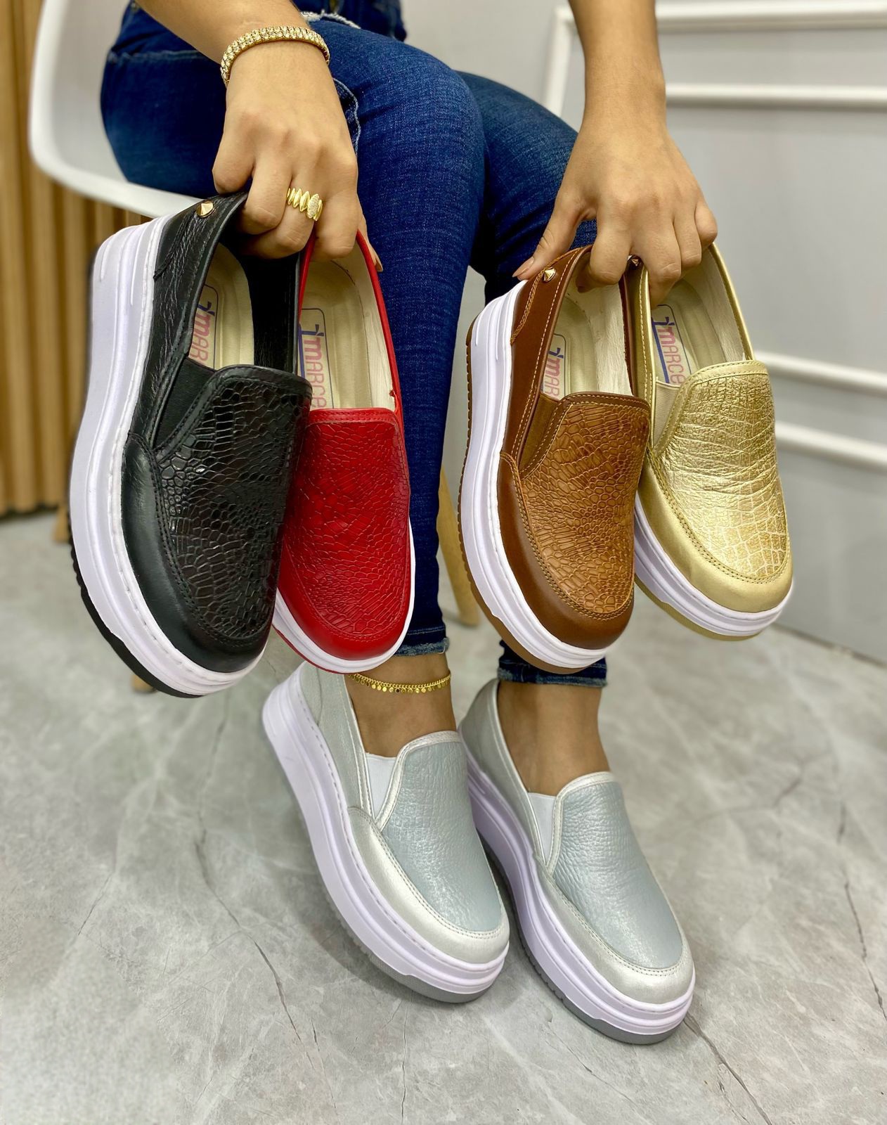 Tenis plataformas de meter textura agrietada portada Tenis plataformas de meter textura agrietada - Imagen 1