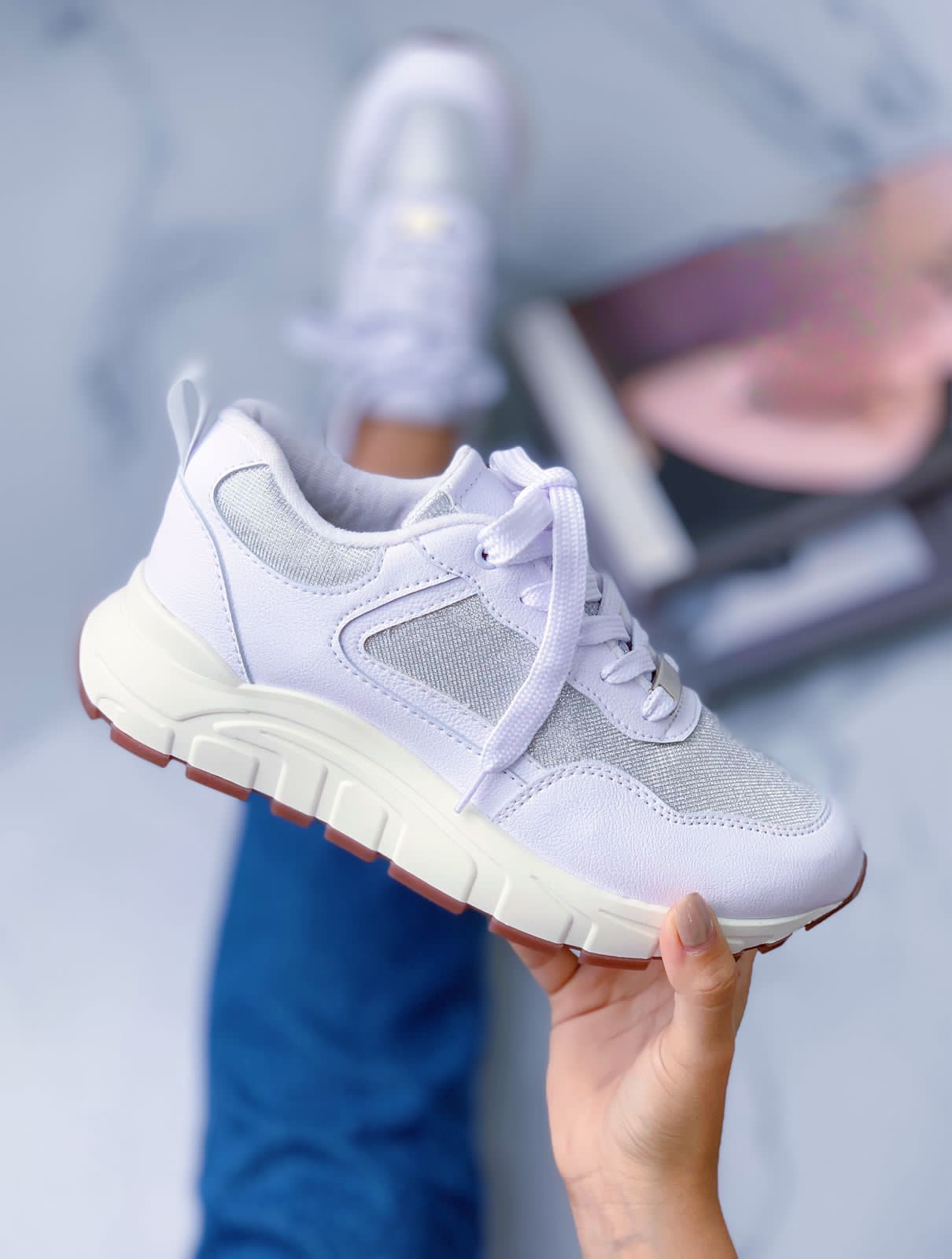 Tenis plataformas suela dentada tela combinada hebilla en cordones blanco Tenis plataformas suela dentada tela combinada hebilla en cordones - Imagen 1