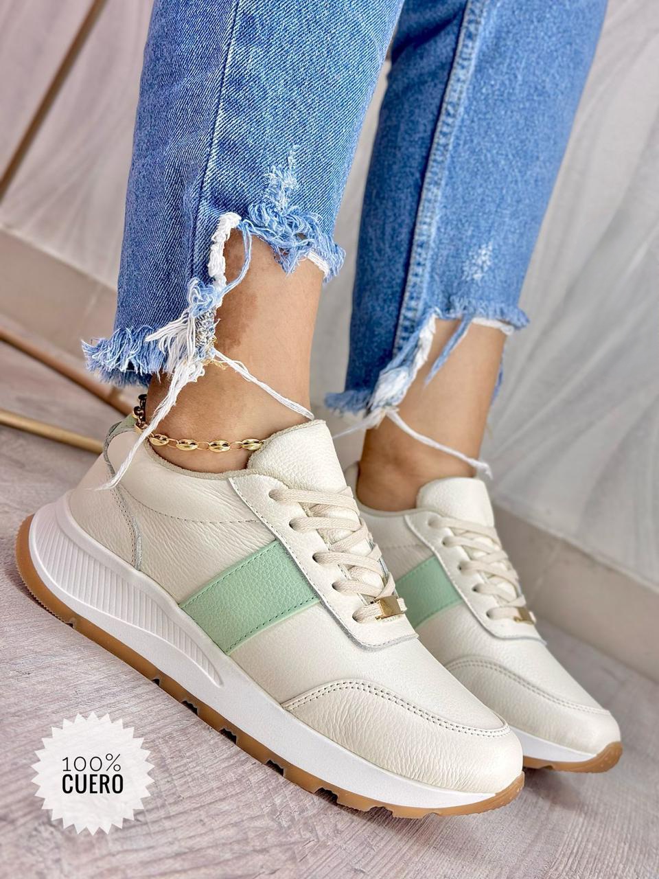 tenis con enchape en el cordon blancos (1) TENIS CON ENCHAPE EN EL CORDÓN - Imagen 1